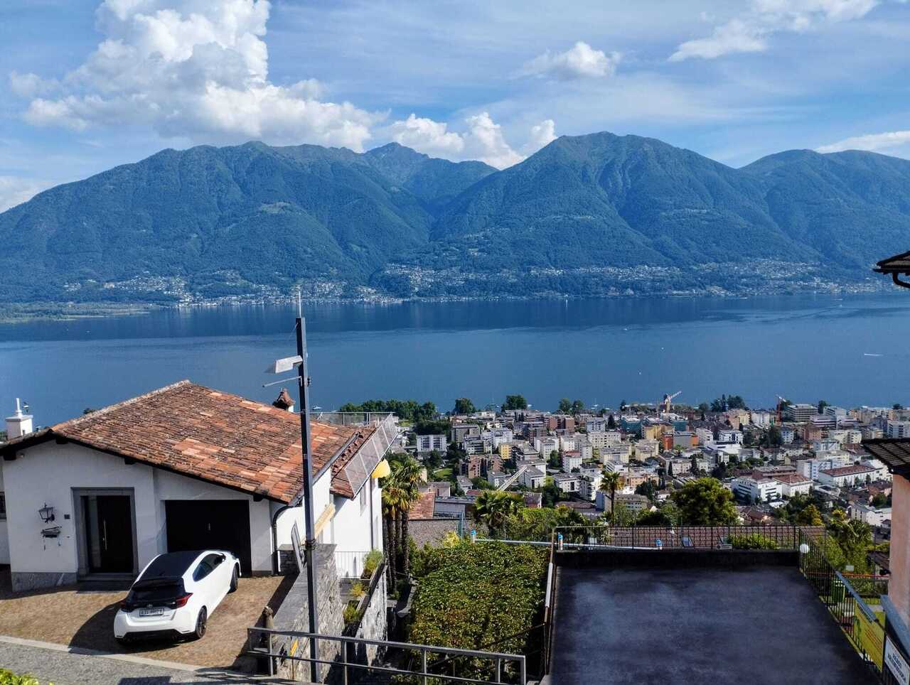 BRIONE SOPRA MINUSIO - Typical Ticino house with wonderful lake view