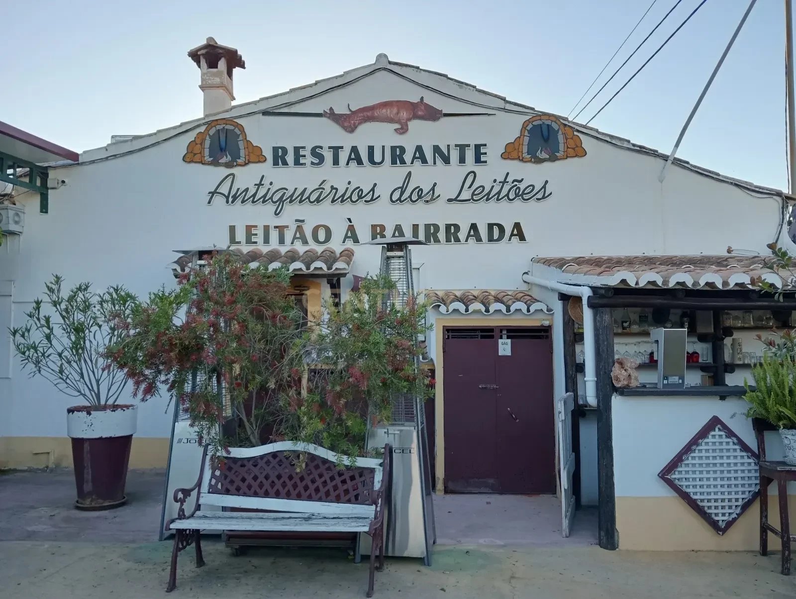 Trespass of restaurant - Trademark "Antiquários dos Leitões", renowned in the Algarve (Loulé)