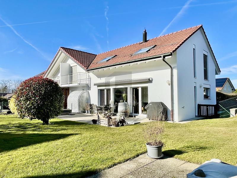 BRIGHT, SPACIOUS & QUIET