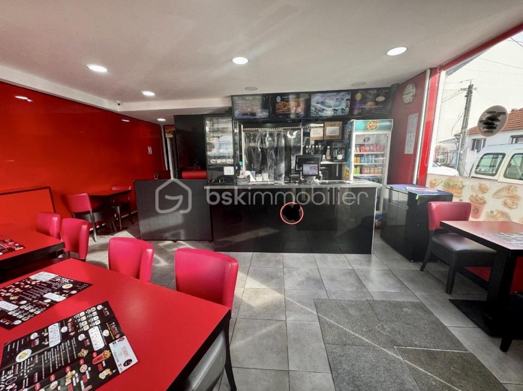 Business of a restaurant with an apartment