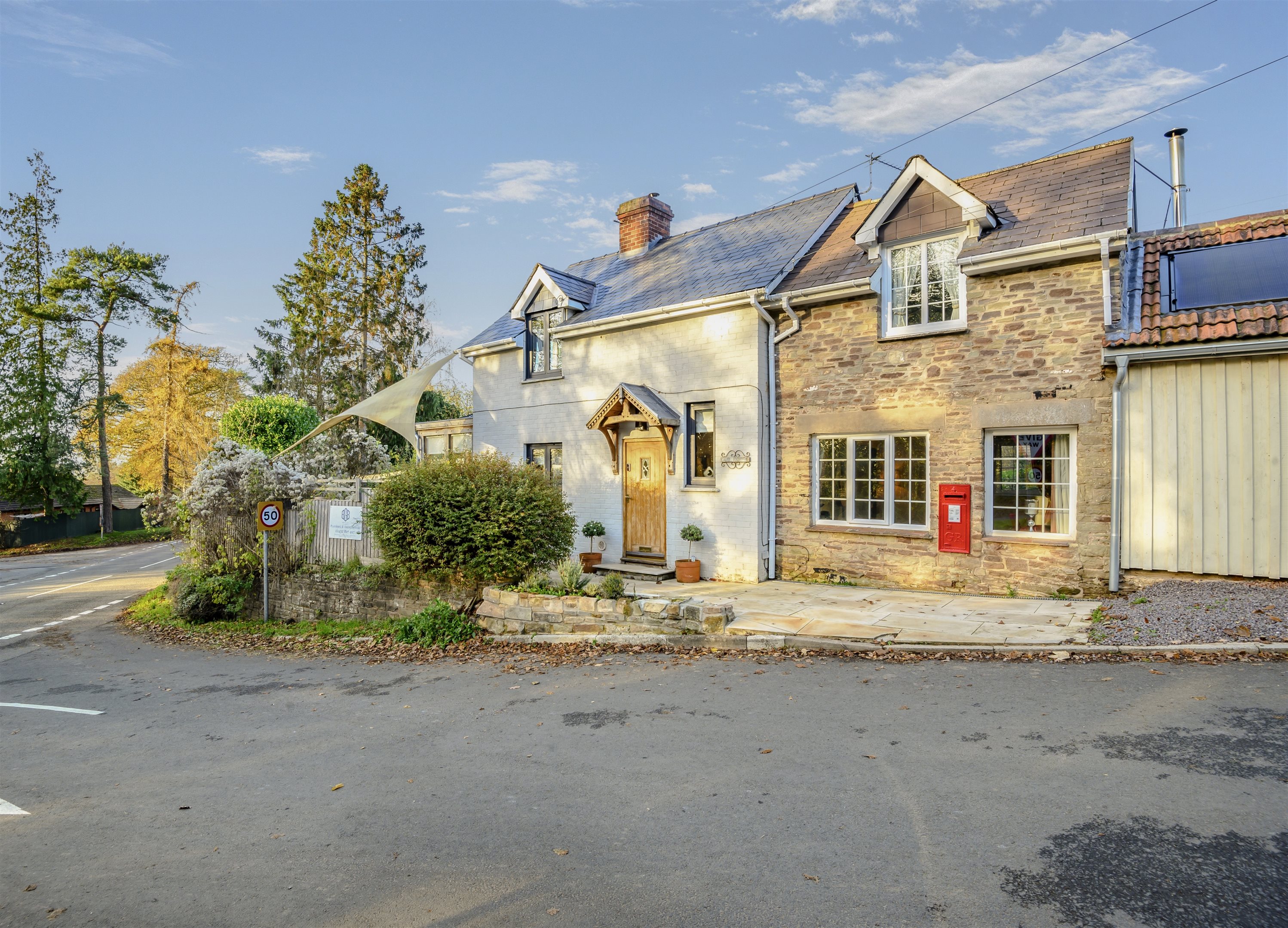 Detached House: for sale in Hereford