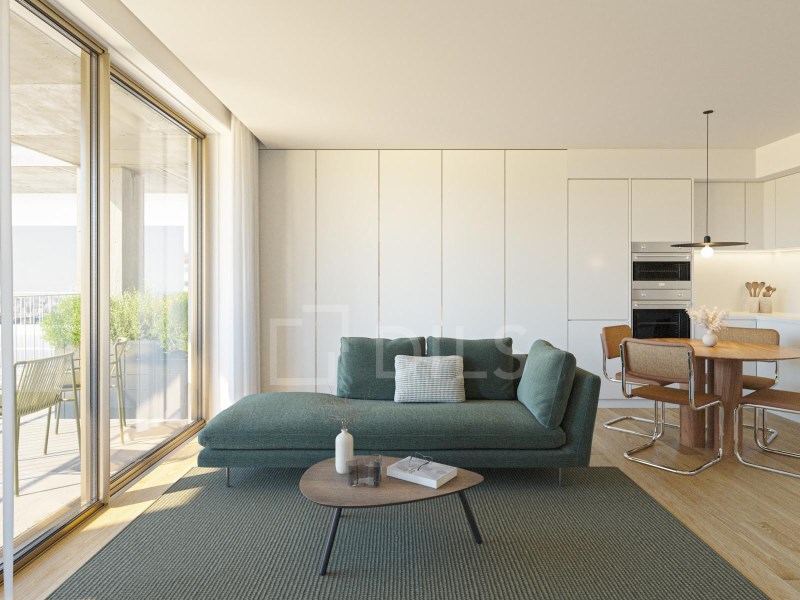 3 bedroom flat with outdoor area in the heart of the city of Porto.