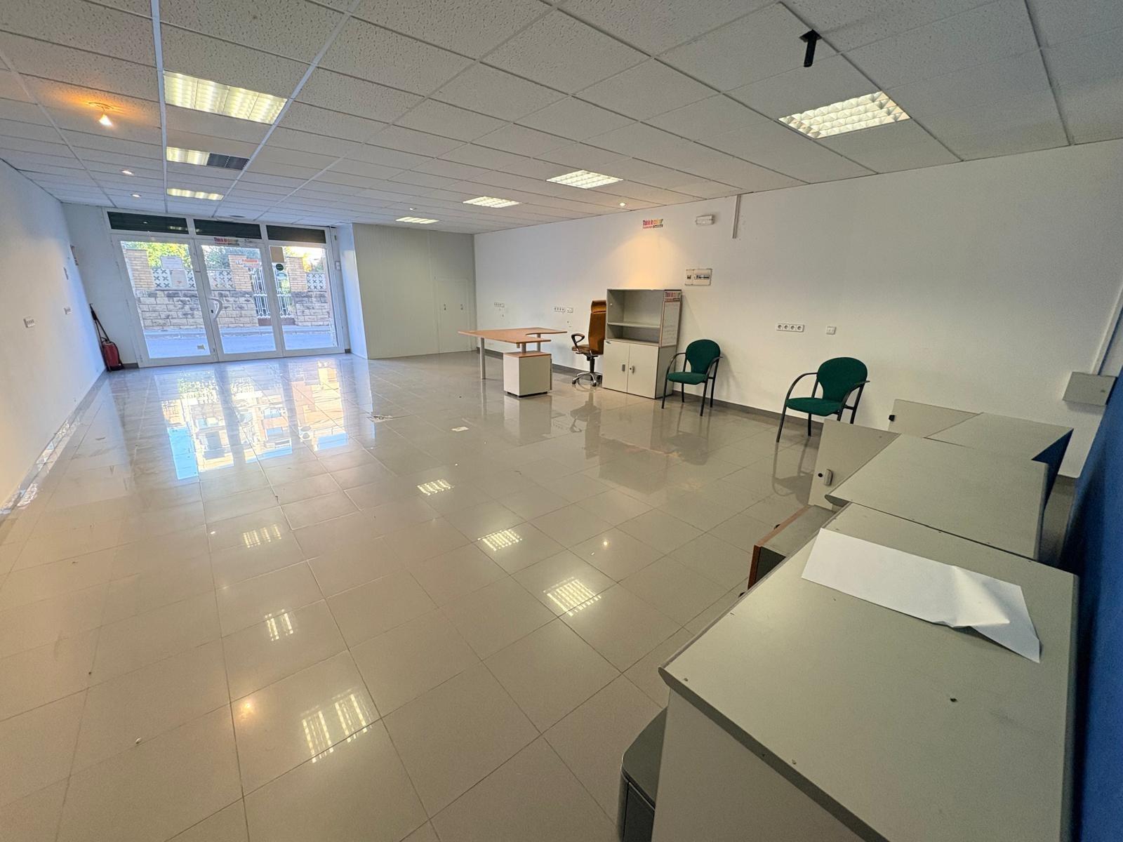 Opportunity!! Commercial Premises in Poble Sec d'Igualada 100m2 for 99.000€