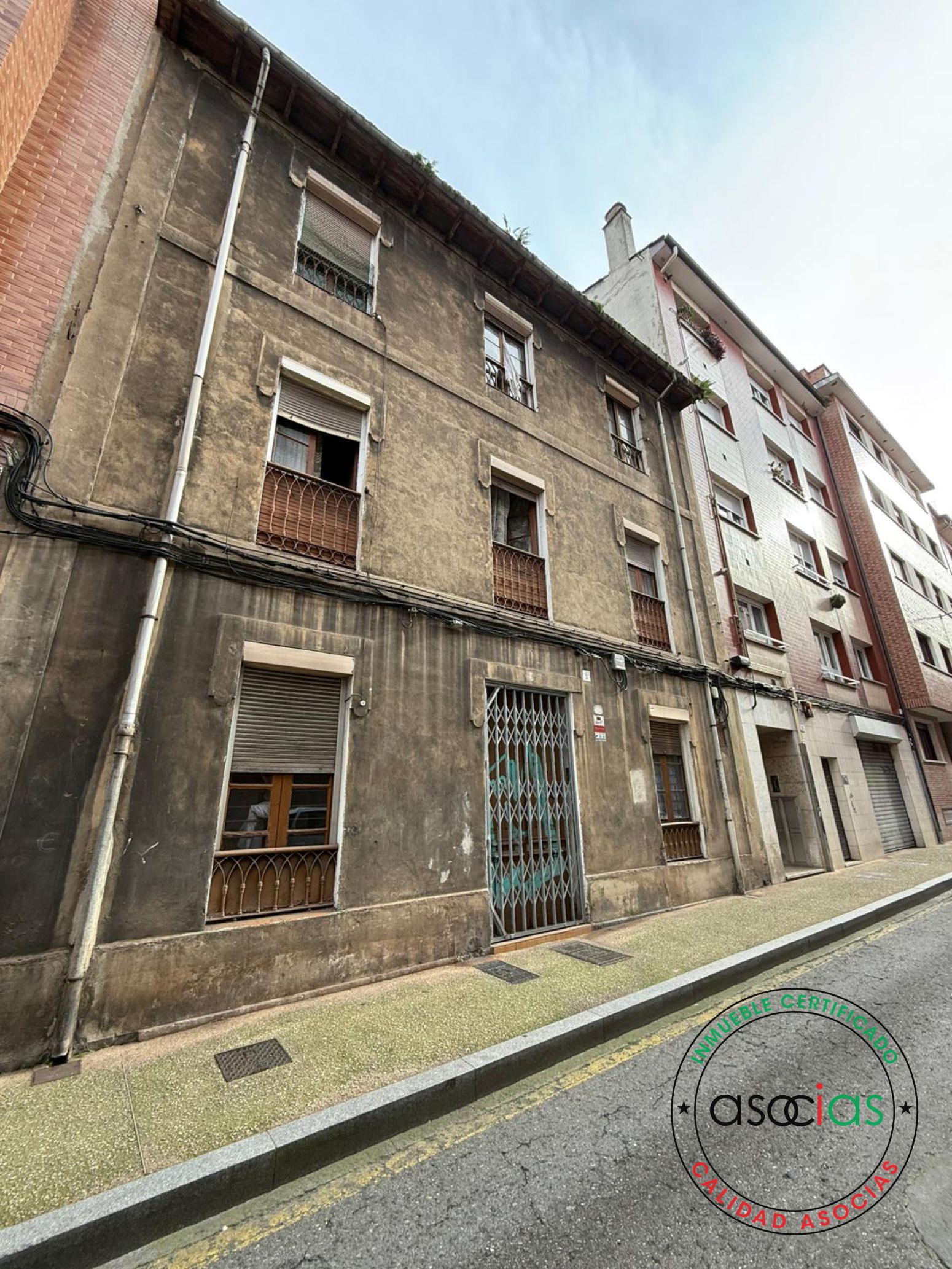 Building for sale in Gijón, Spain