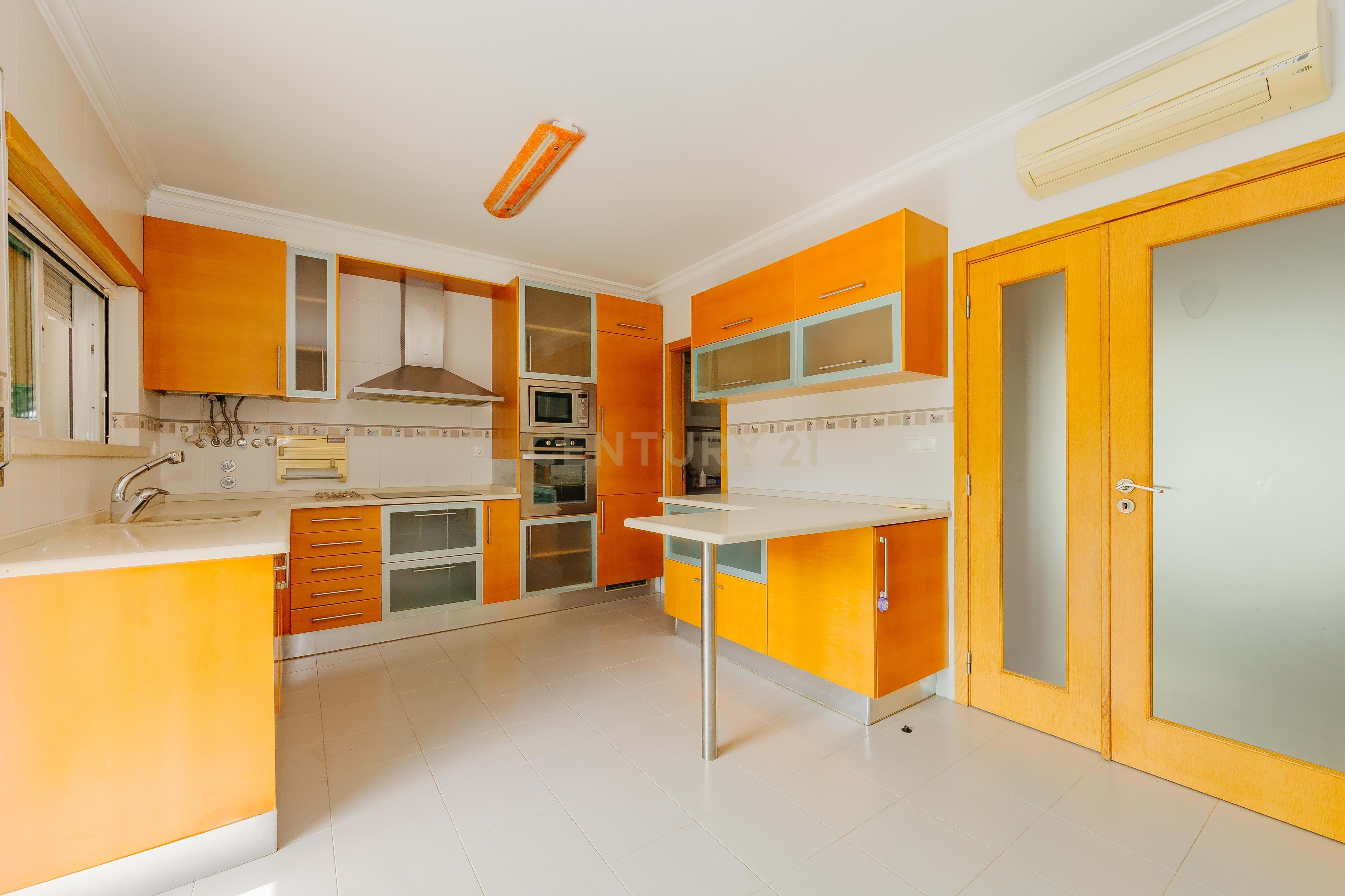 Stunning 3-Bedroom Home in Alcochete, Setúbal