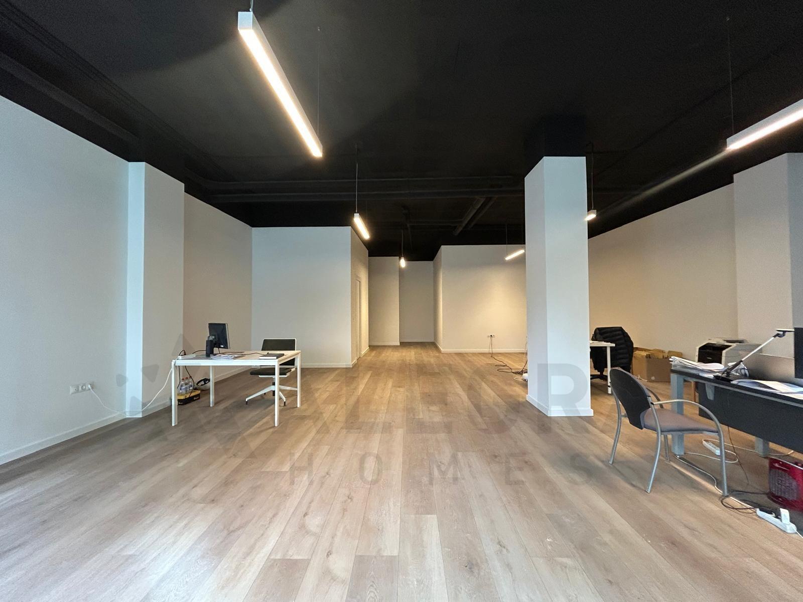 Commercial premises in Avenida Jose Manuel Caballero Bonald