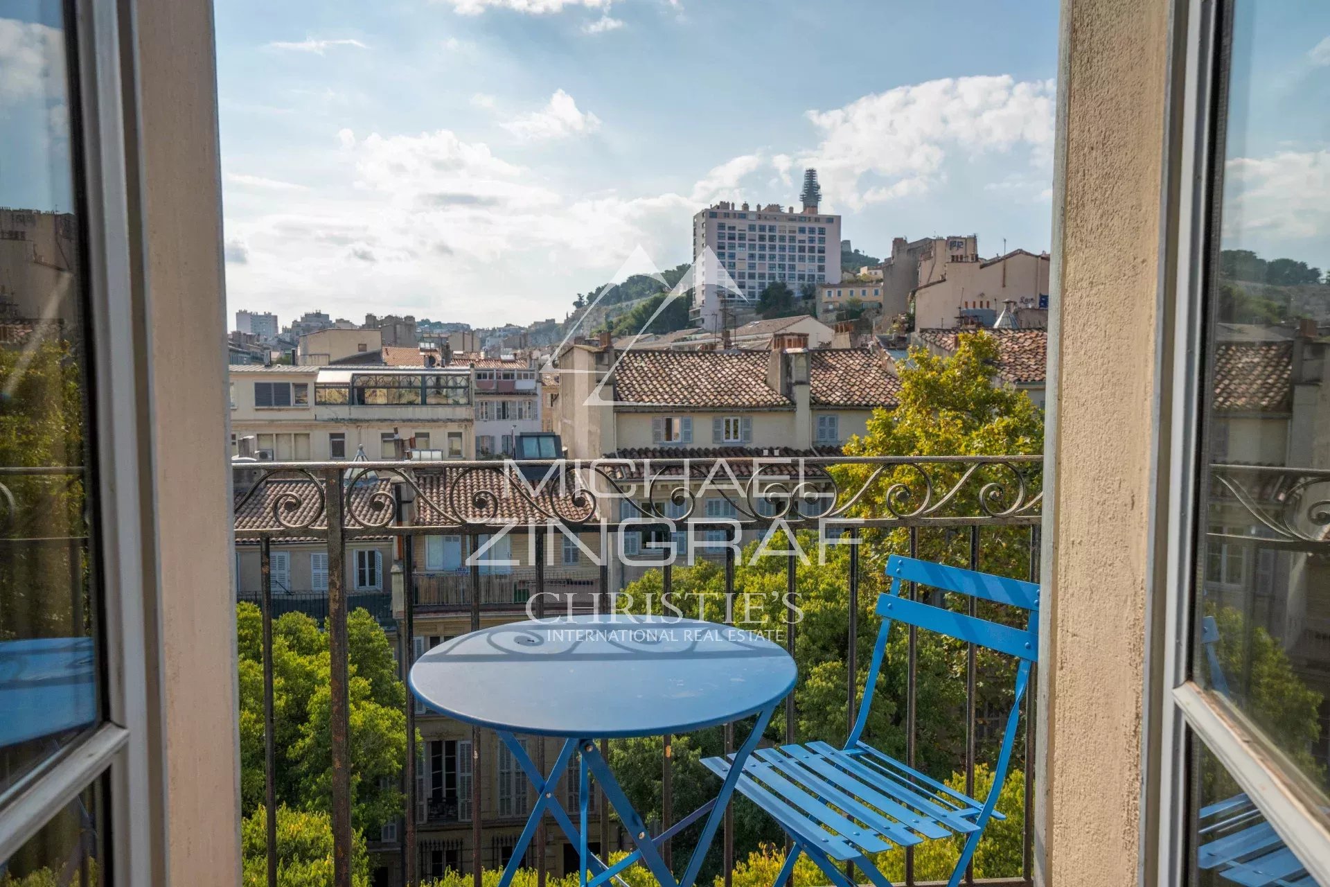 Exceptional apartment in Marseille, 6th arrondissement, top floor