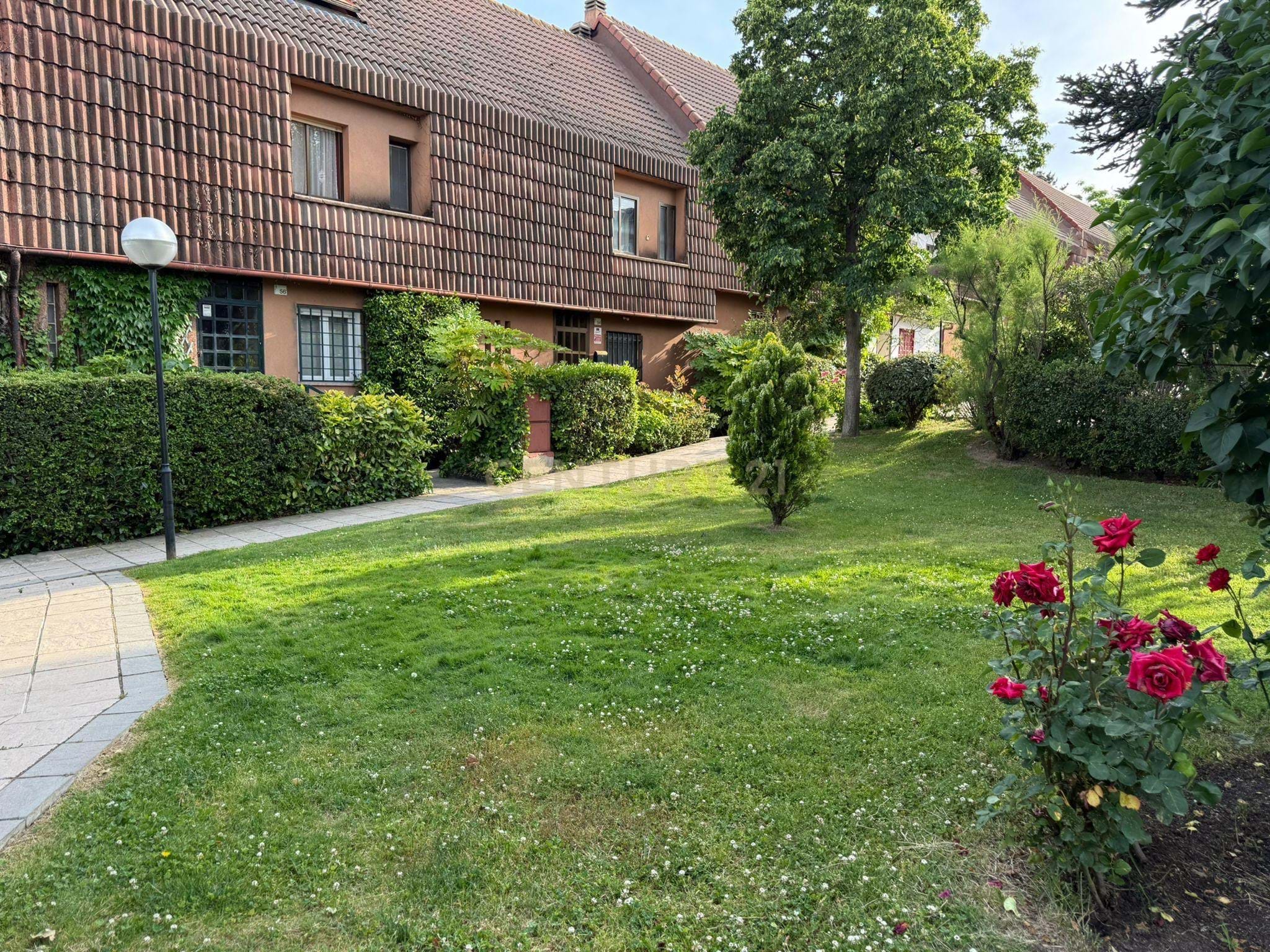 Great opportunity to renovate to your liking in Soto de la Moraleja!