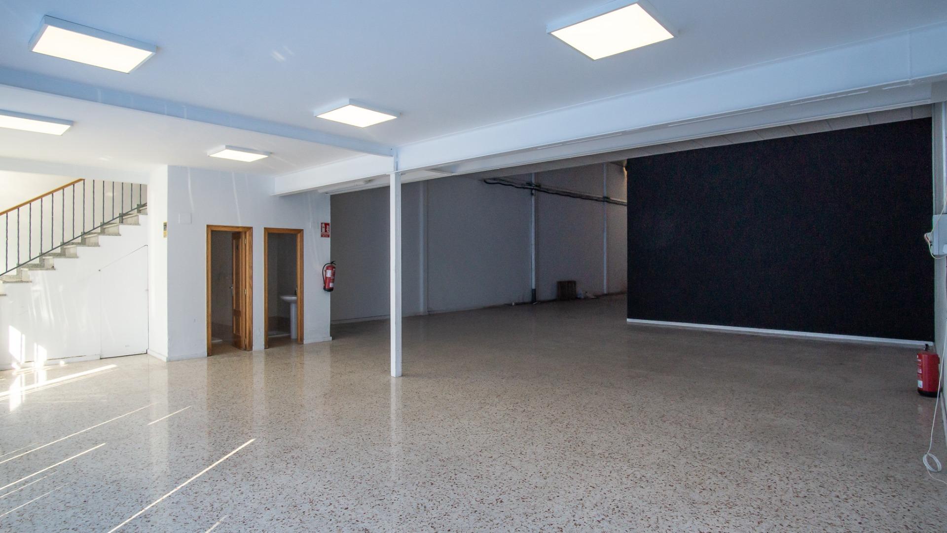 INDUSTRIAL WAREHOUSE IDEAL FOR WAREHOUSE, EXHIBITION OR SIMILAR