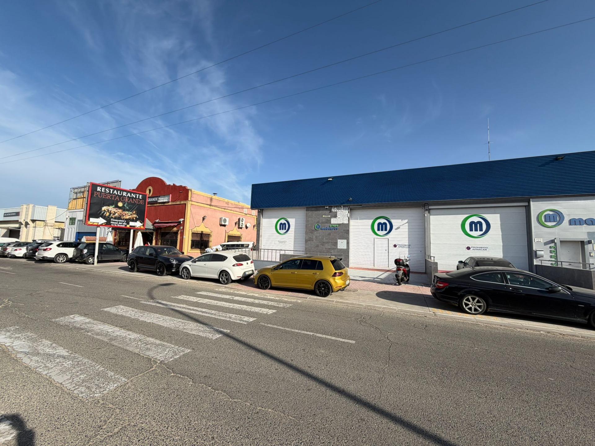 LARGE WAREHOUSE IN AVDA. AMARGACENA, CORDOBA - INVESTMENT OPPORTUNITY
