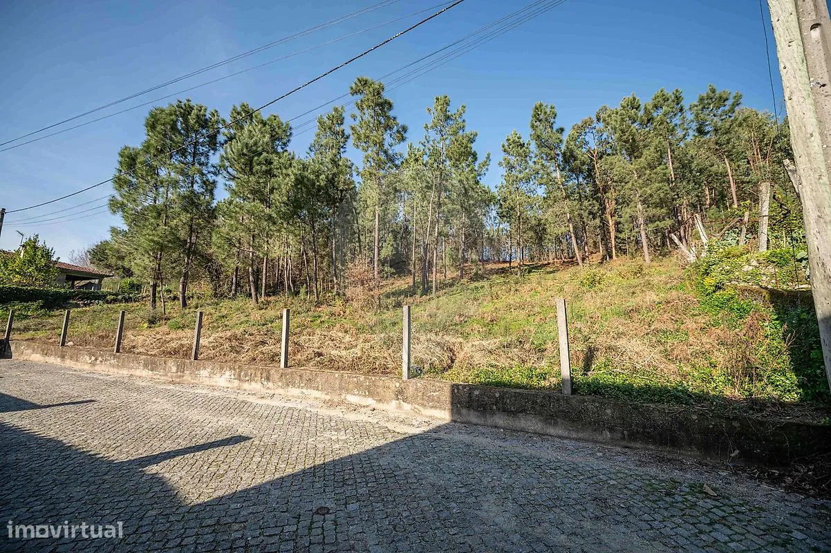 Land Plot for sale, Braga (Caires Parish, Portugal)
