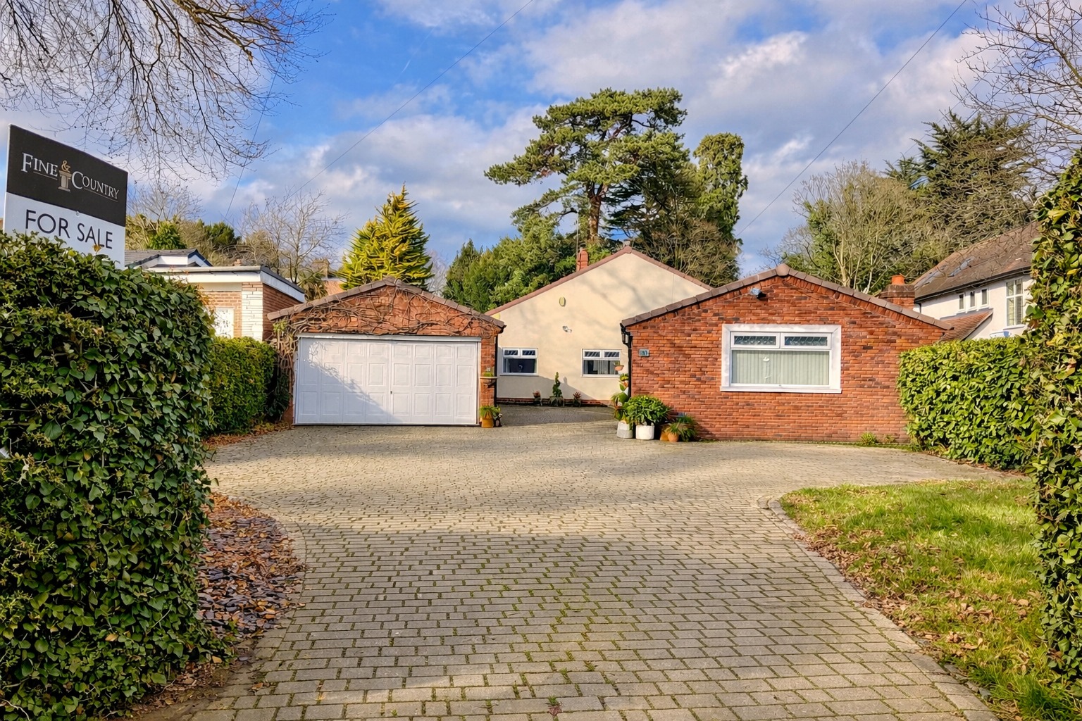 Detached Bungalow: for sale in Kirk Ella Hull