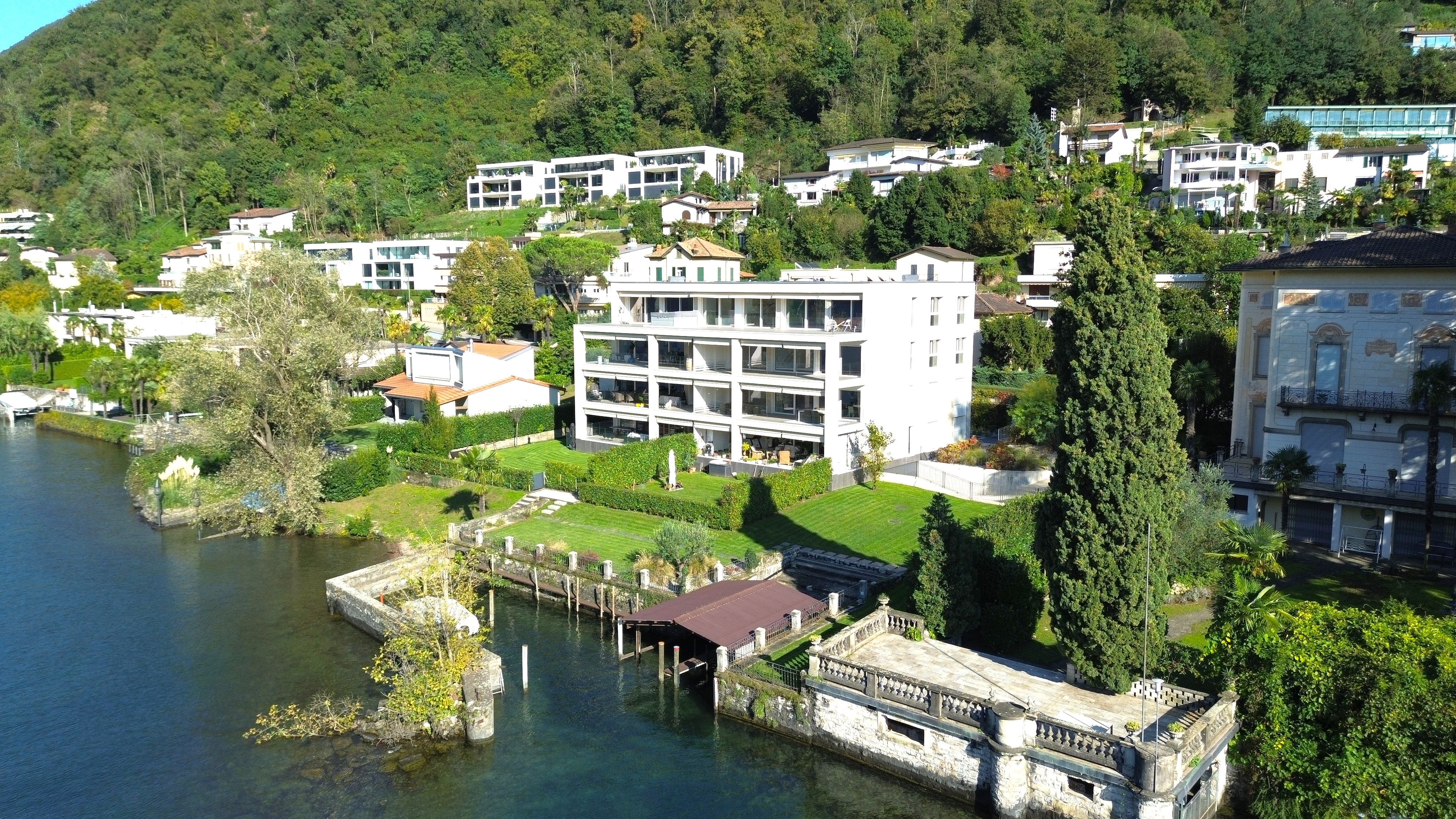 Esclusiva abitazione sul lungolago a Bissone