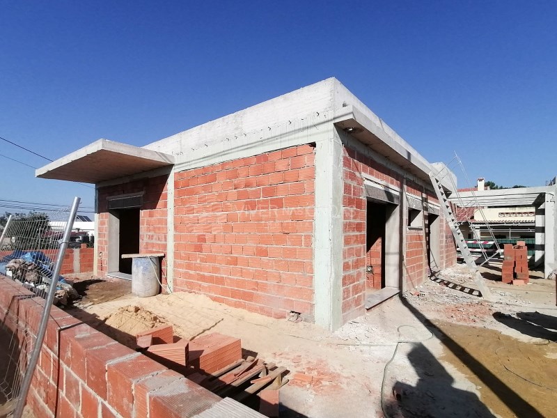 DEED OFFER | 3 Bedroom Single Storey House | Swimming Pool | Fernão Ferro