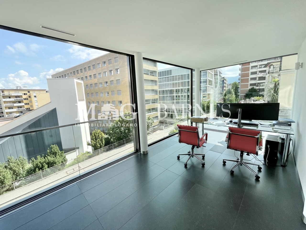 Lugano, Paradiso: Modern 4-room office with lake view