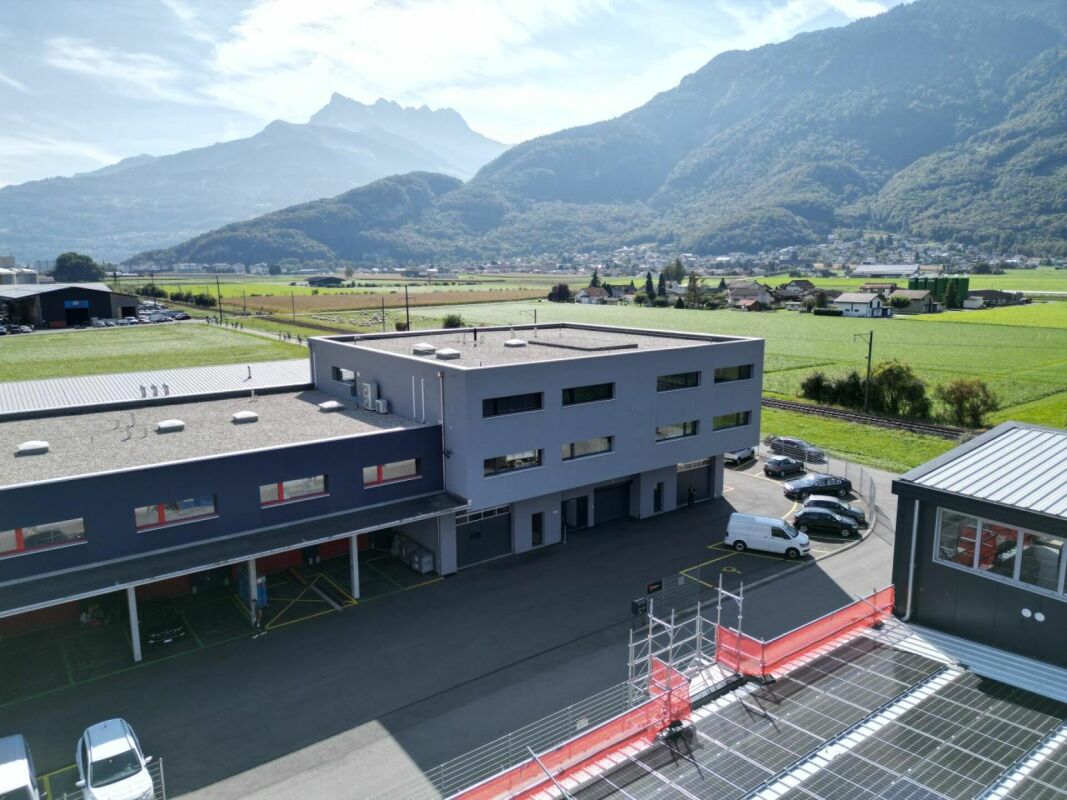 Warehouse 227.5 m2 in Muraz (Collombey)