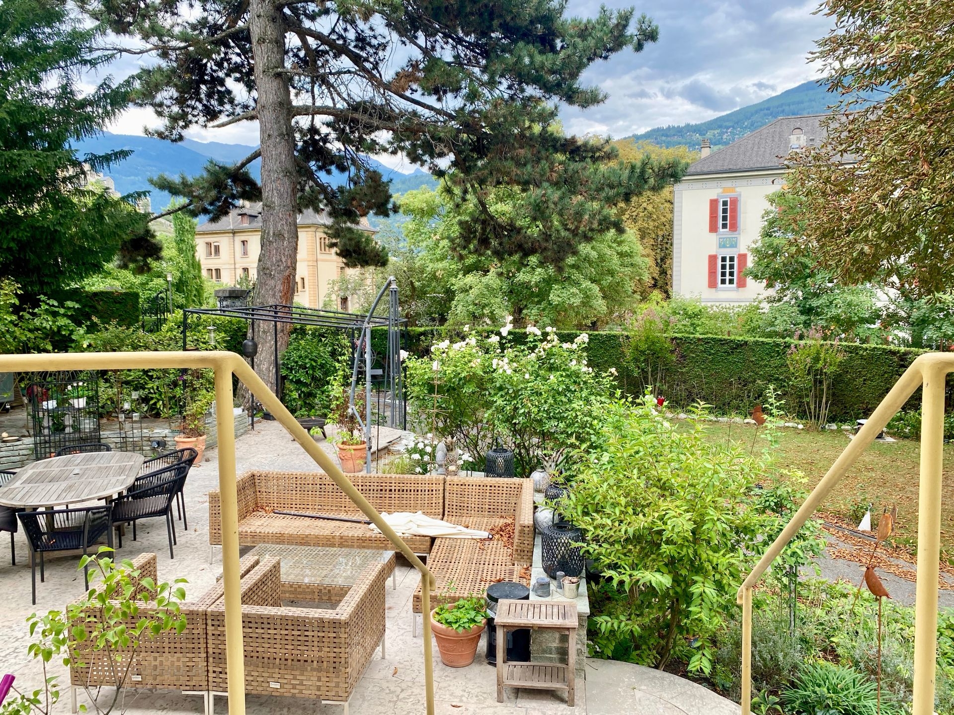 Superb mansion in the centre of Sion