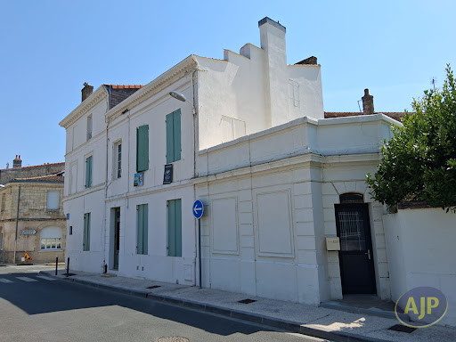 Commercial for sale in Pauillac, France