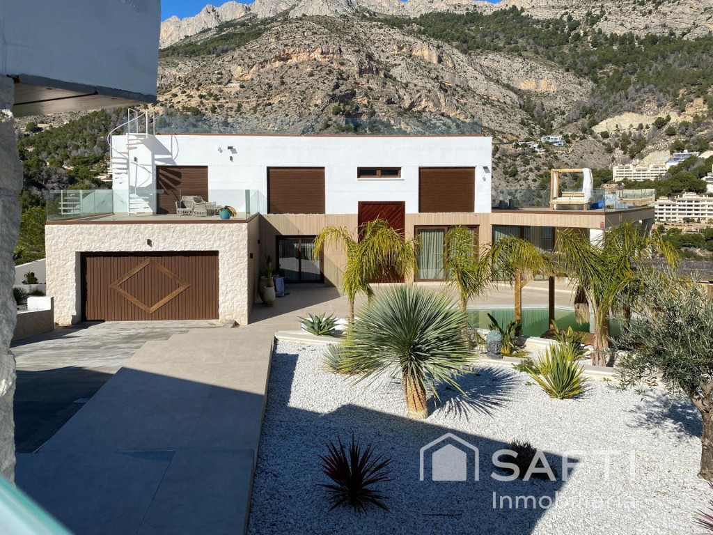 House-Villa For sell in Altea in Alicante