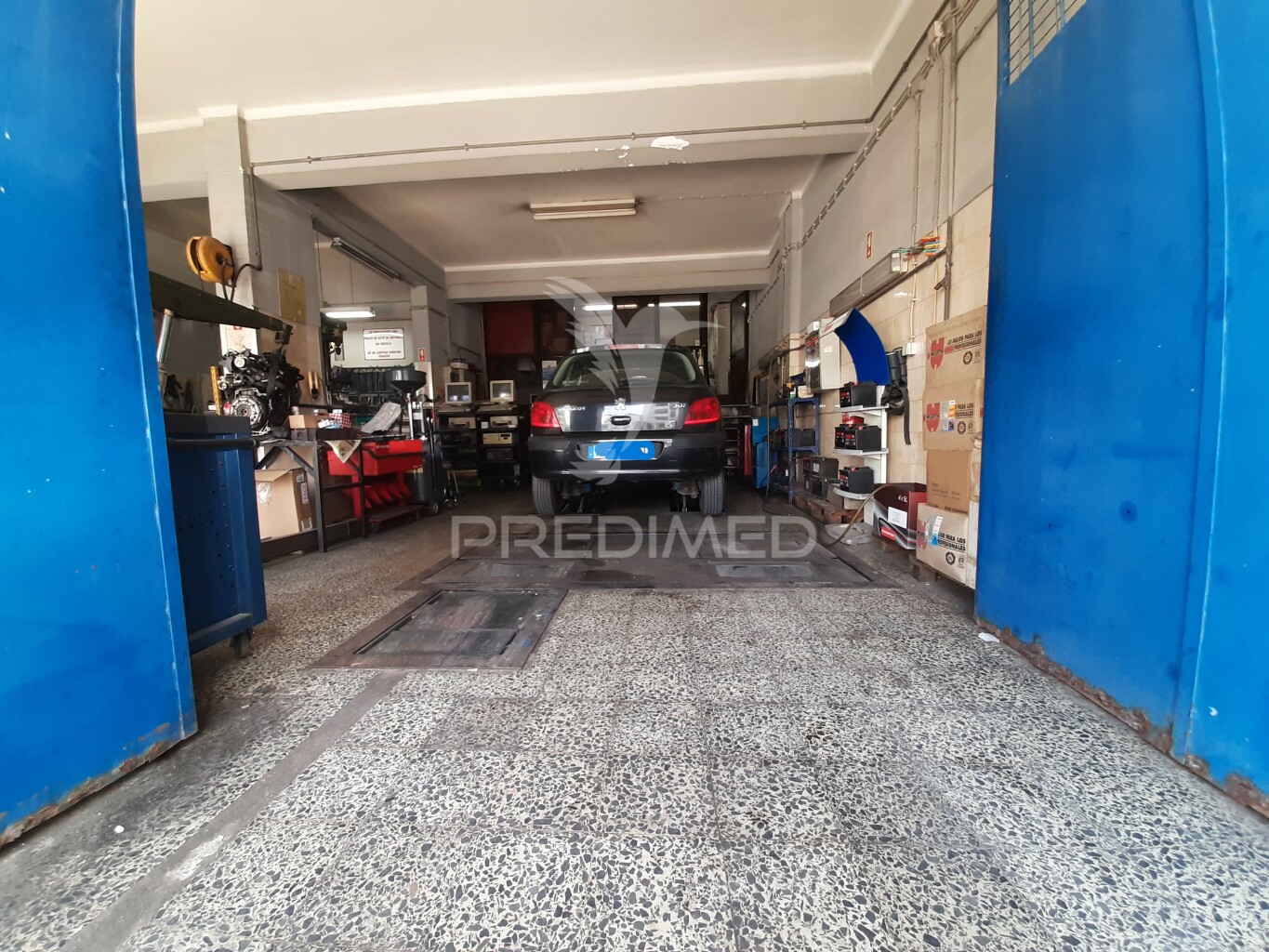 Workshop for sale/trespass, in Seixal