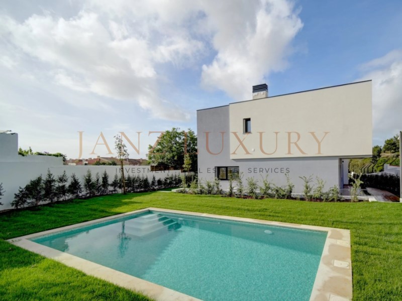 Maison T4 avec piscine et jardin de 300 m² à Manique | Cascais | Garage 3 voitures