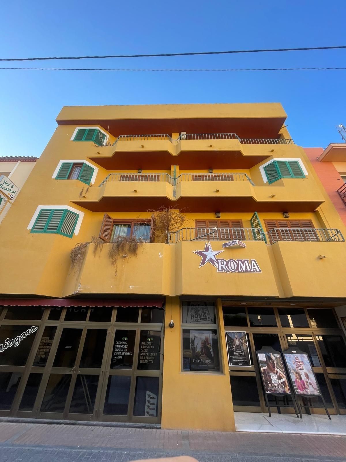 Commercial for sale in L'Alfàs del Pi, Spain