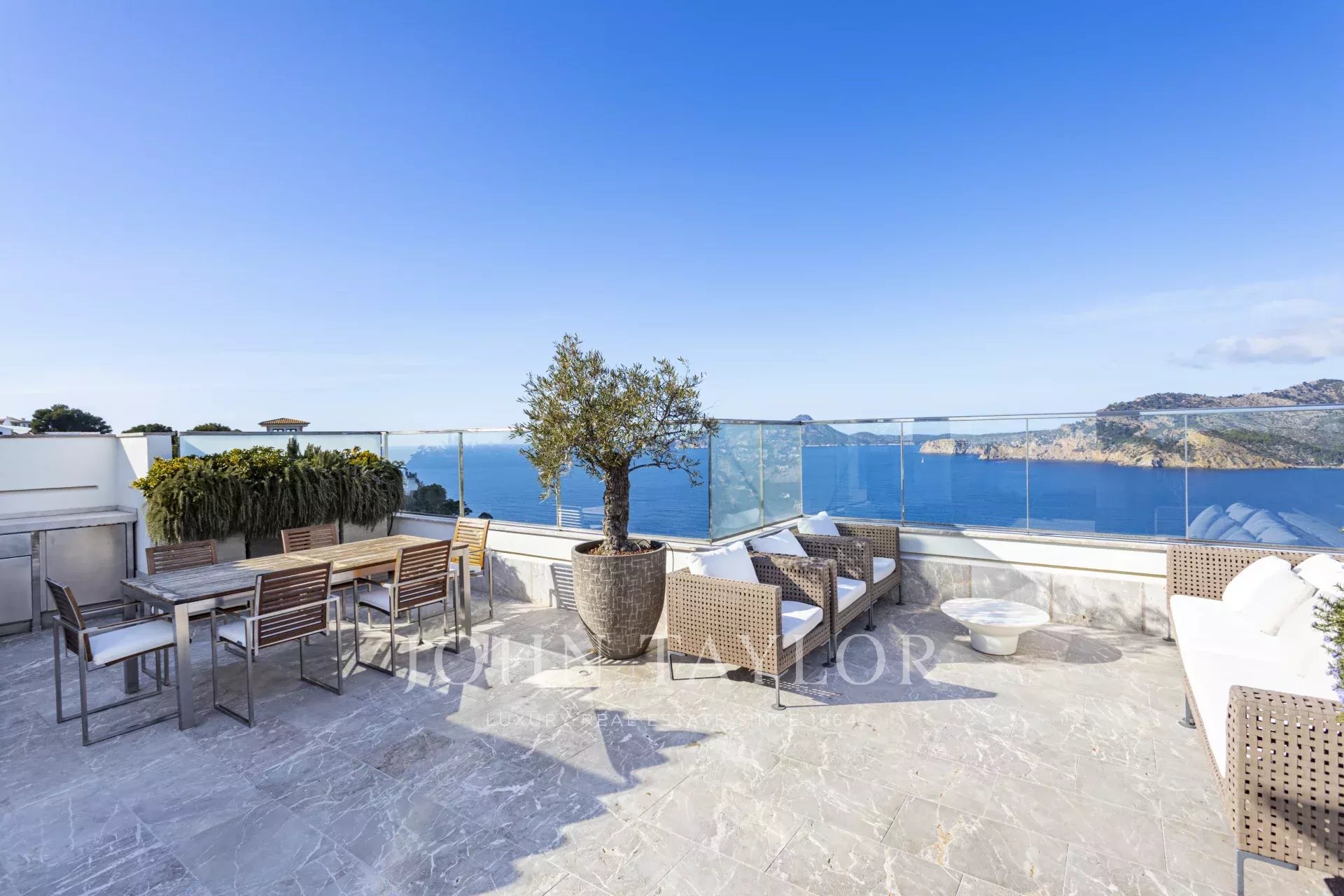Luxury Penthouse with Panoramic Sea Views in La Mola, Port Andratx