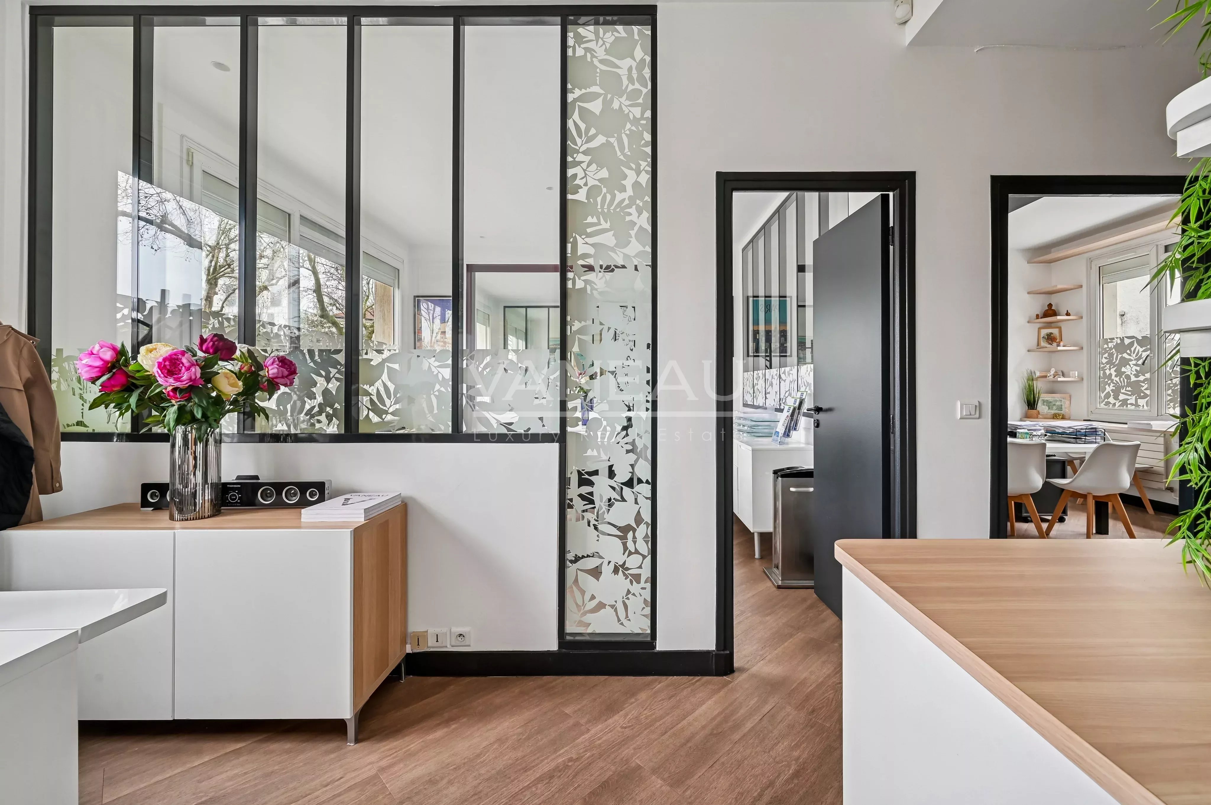 Sale of occupied walls – Secure investment