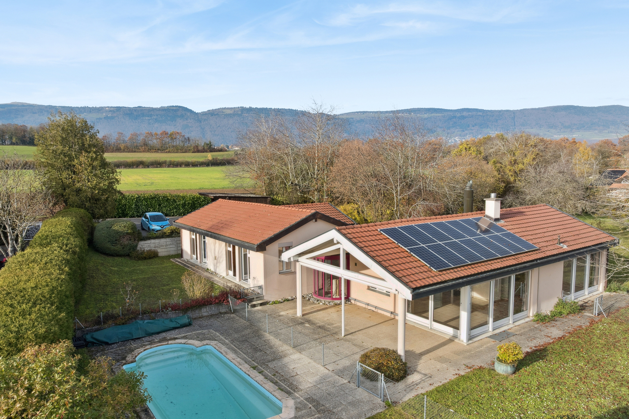 Price Drop – Architect's House, Exceptional Lake View