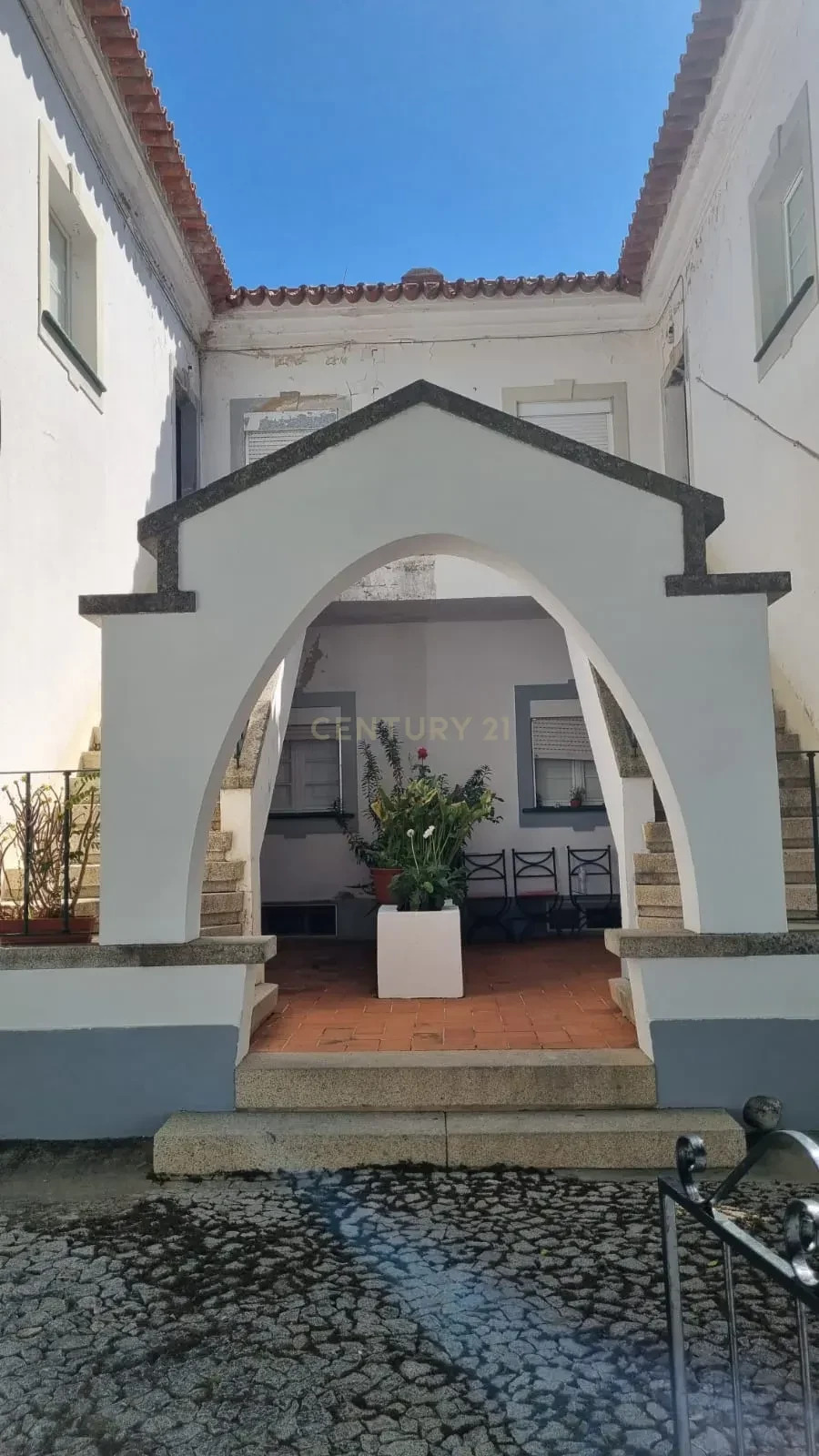 For sale - Excellent building in Évora