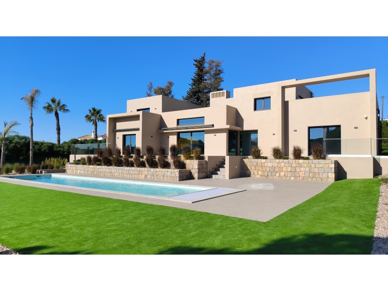 Modern Luxury Villa with Heated Pool