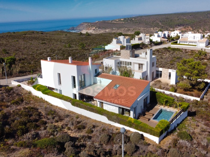 Recently Renovated Villa with Ocean Views, Walking Distance to Monte Clérigo Beach