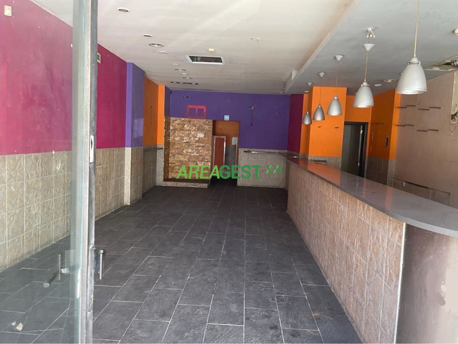 Store for sale with lace in Costa da Caparica, Almada