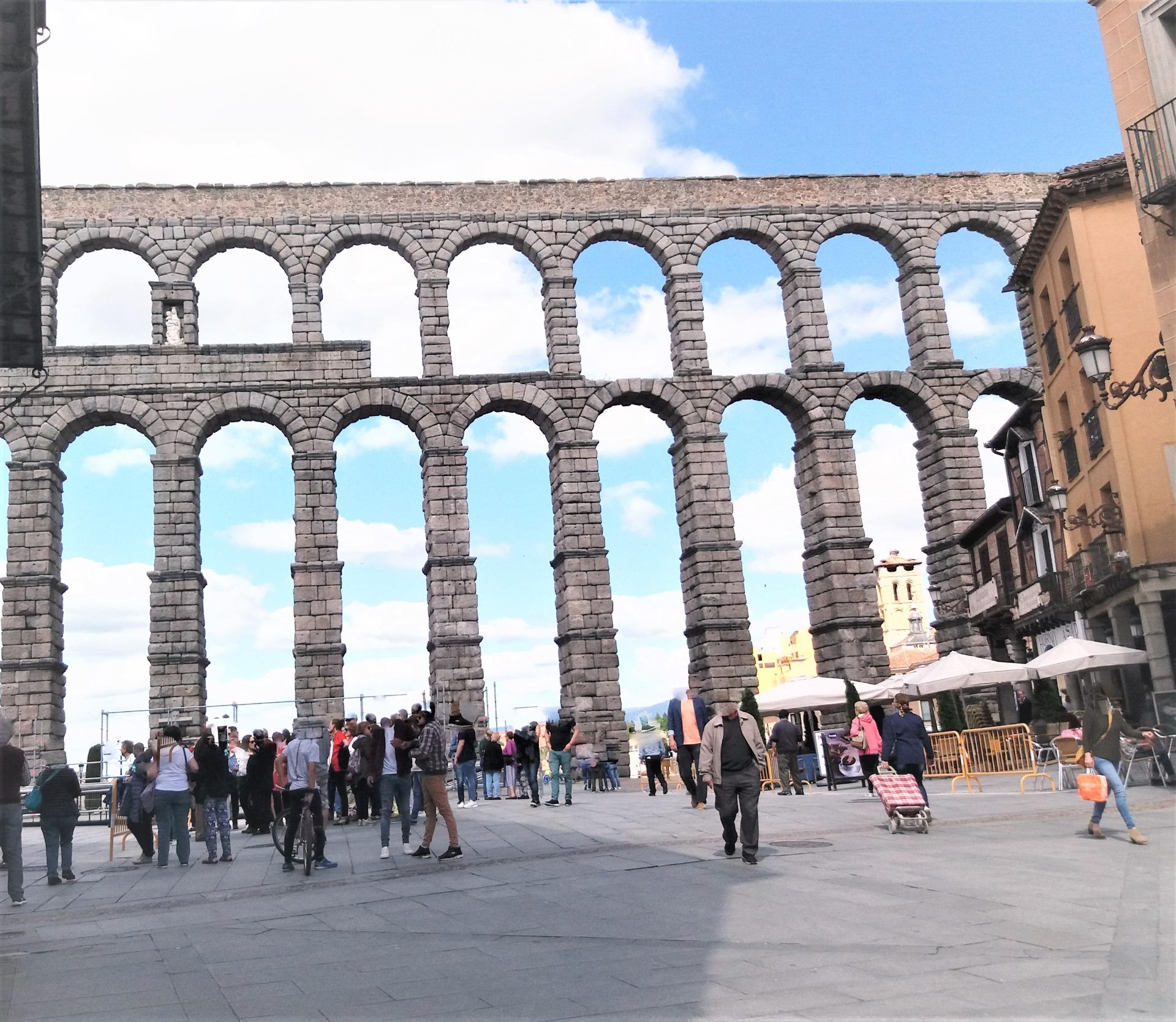 SALE.-.BUILDINGS.-.CENTRAL.-.TO REHABILITATE