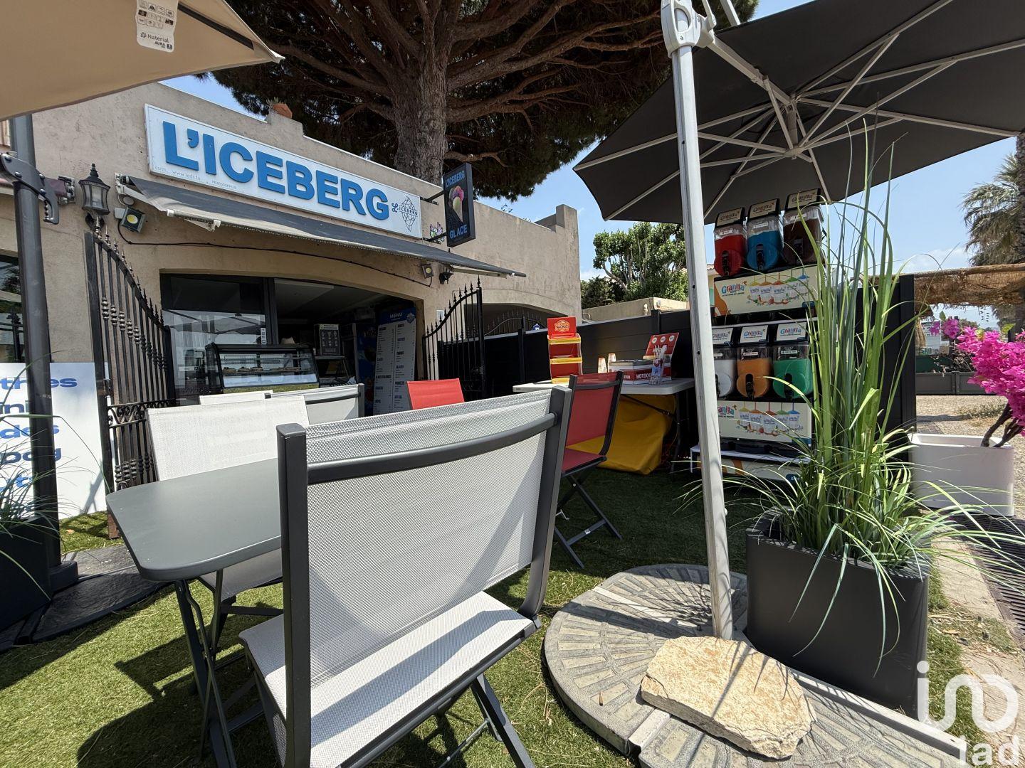 Building for sale in Six-Fours-les-Plages, France