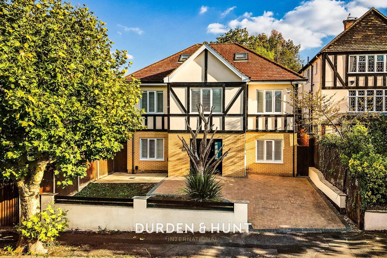 Home for sale in Loughton, United Kingdom