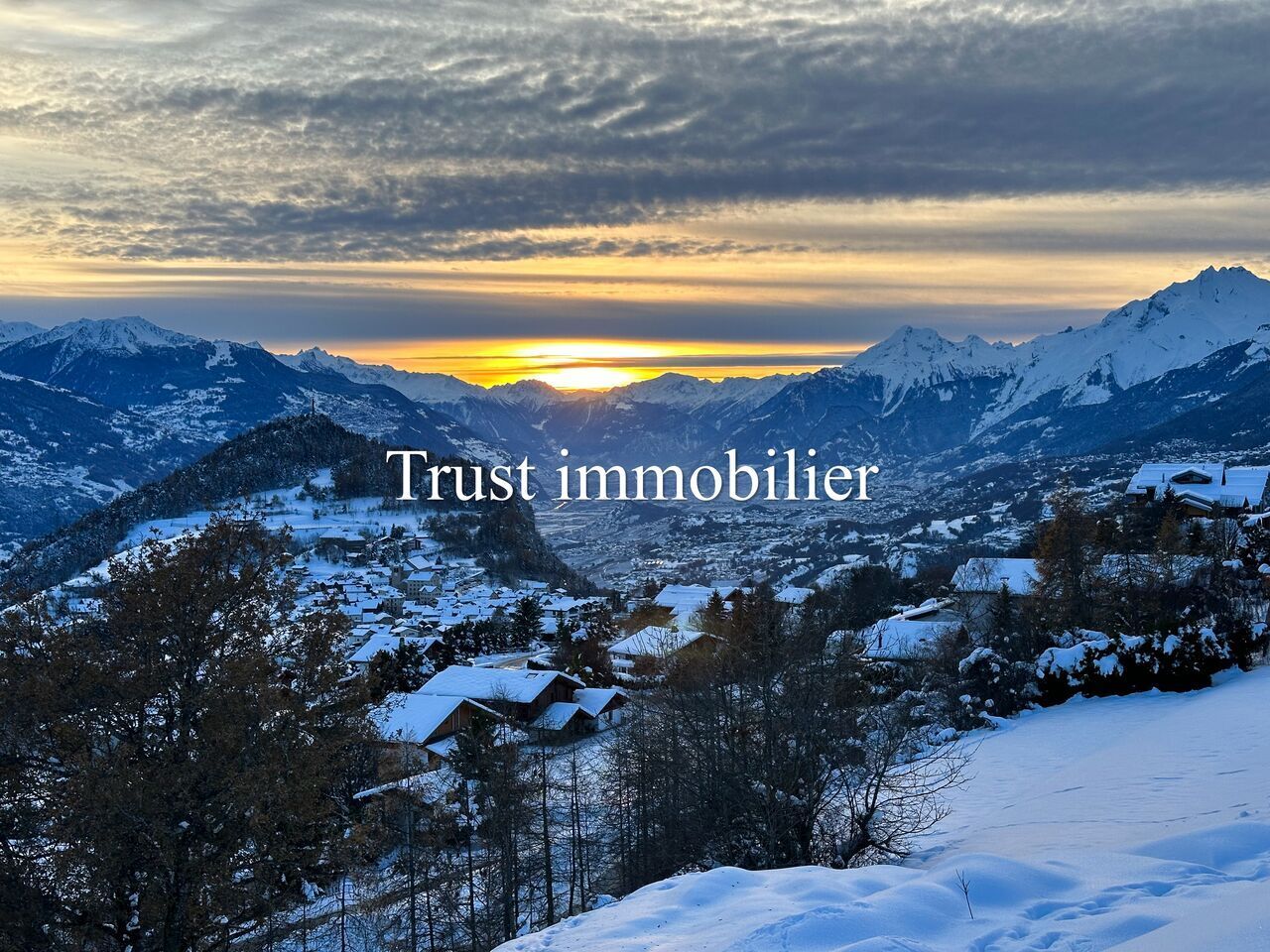 8000. Panoramic view / Plot for sale in Sergnou / Crans-Montana