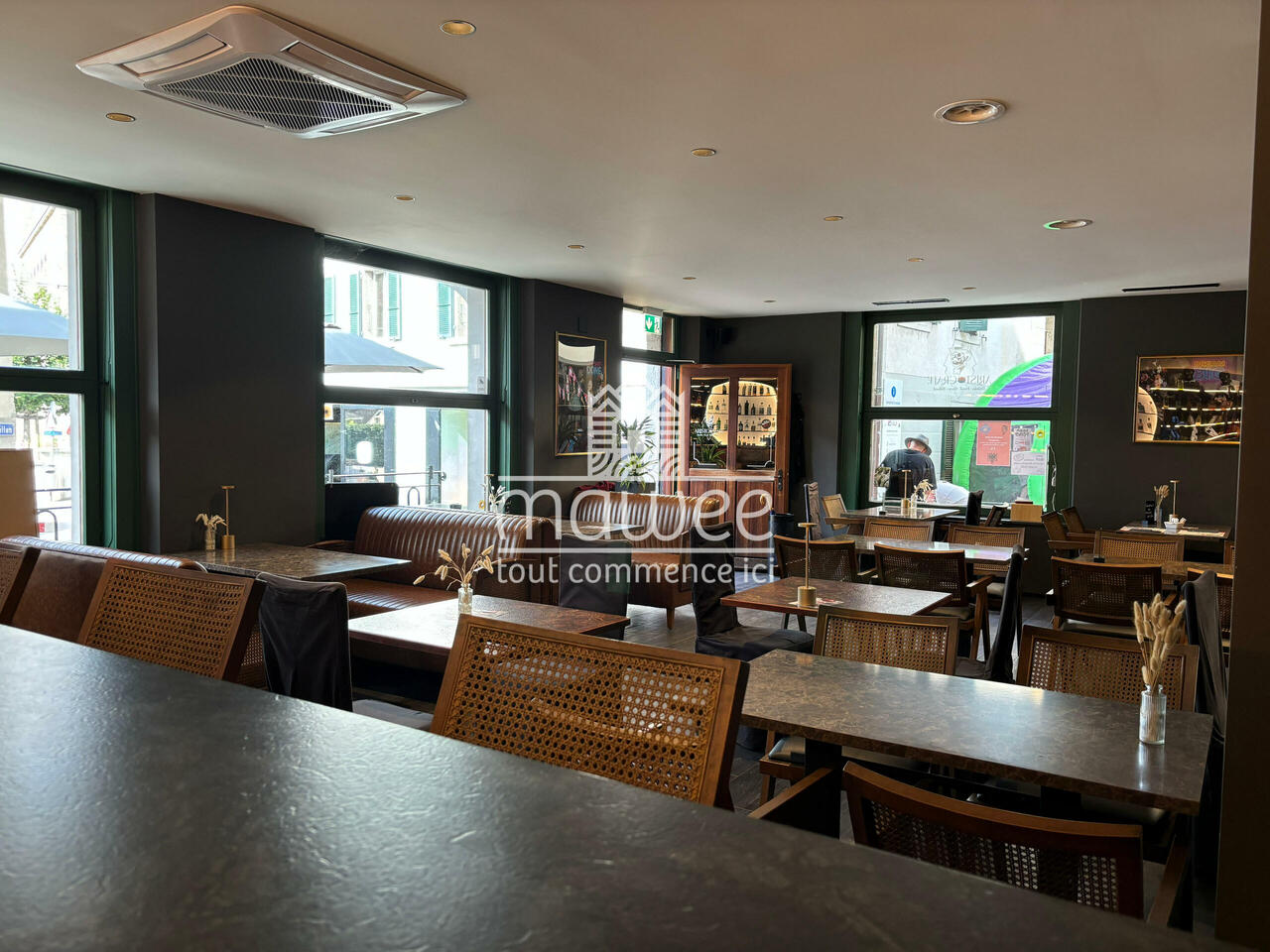 Elegant and prestigious bar-restaurant in the heart of Fully!