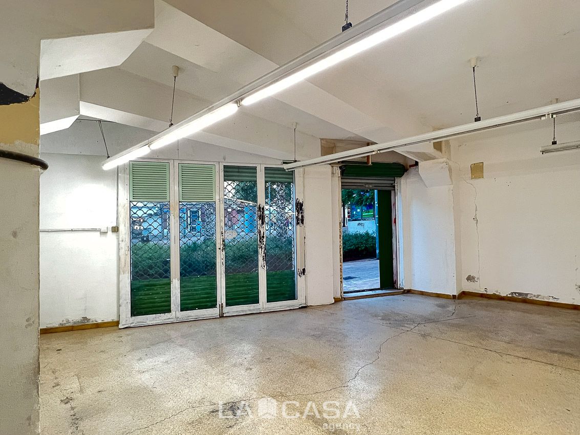 Commercial for sale in L'Hospitalet de Llobregat, Spain