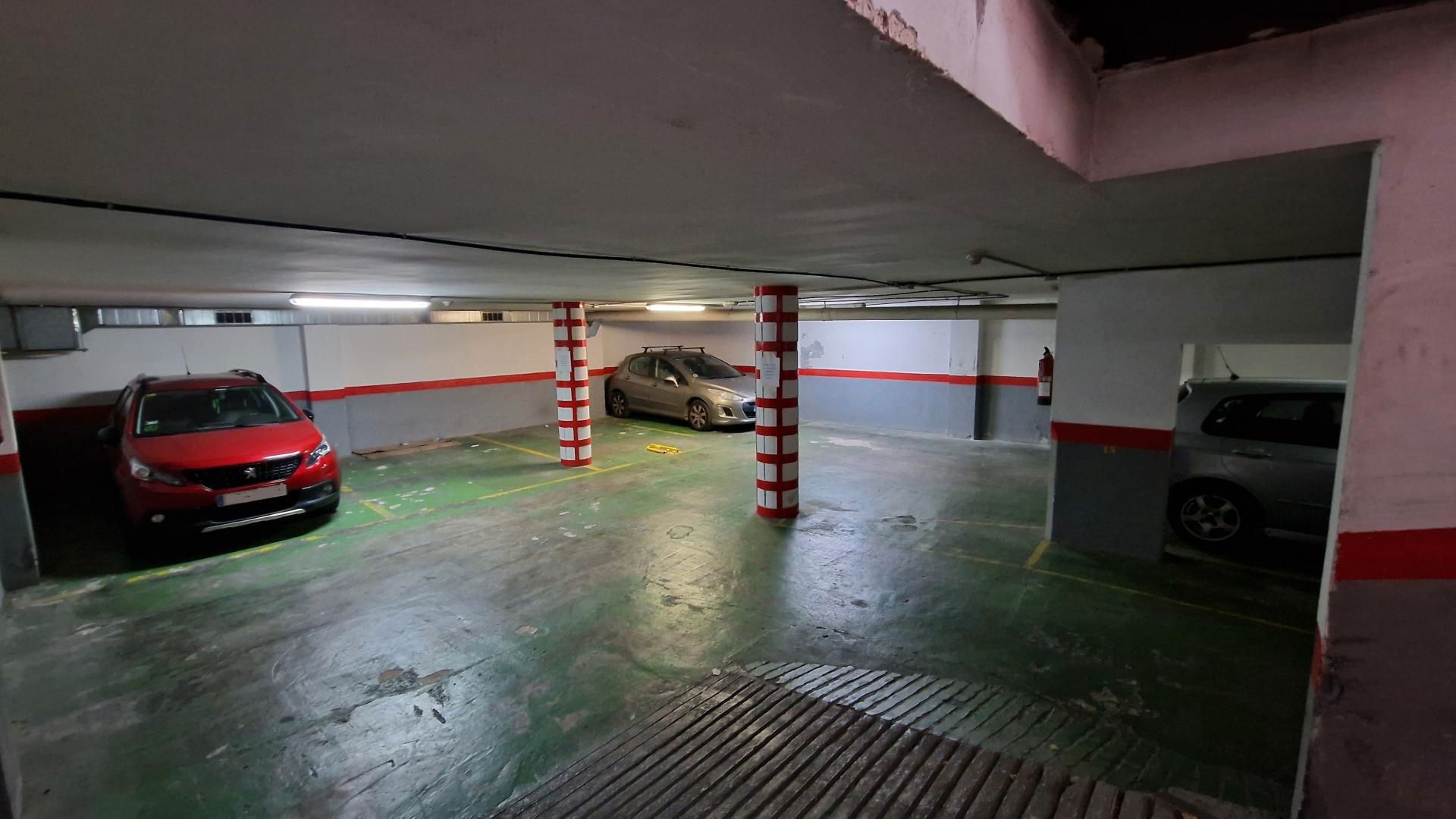 Commercial for sale in L'Hospitalet de Llobregat, Spain