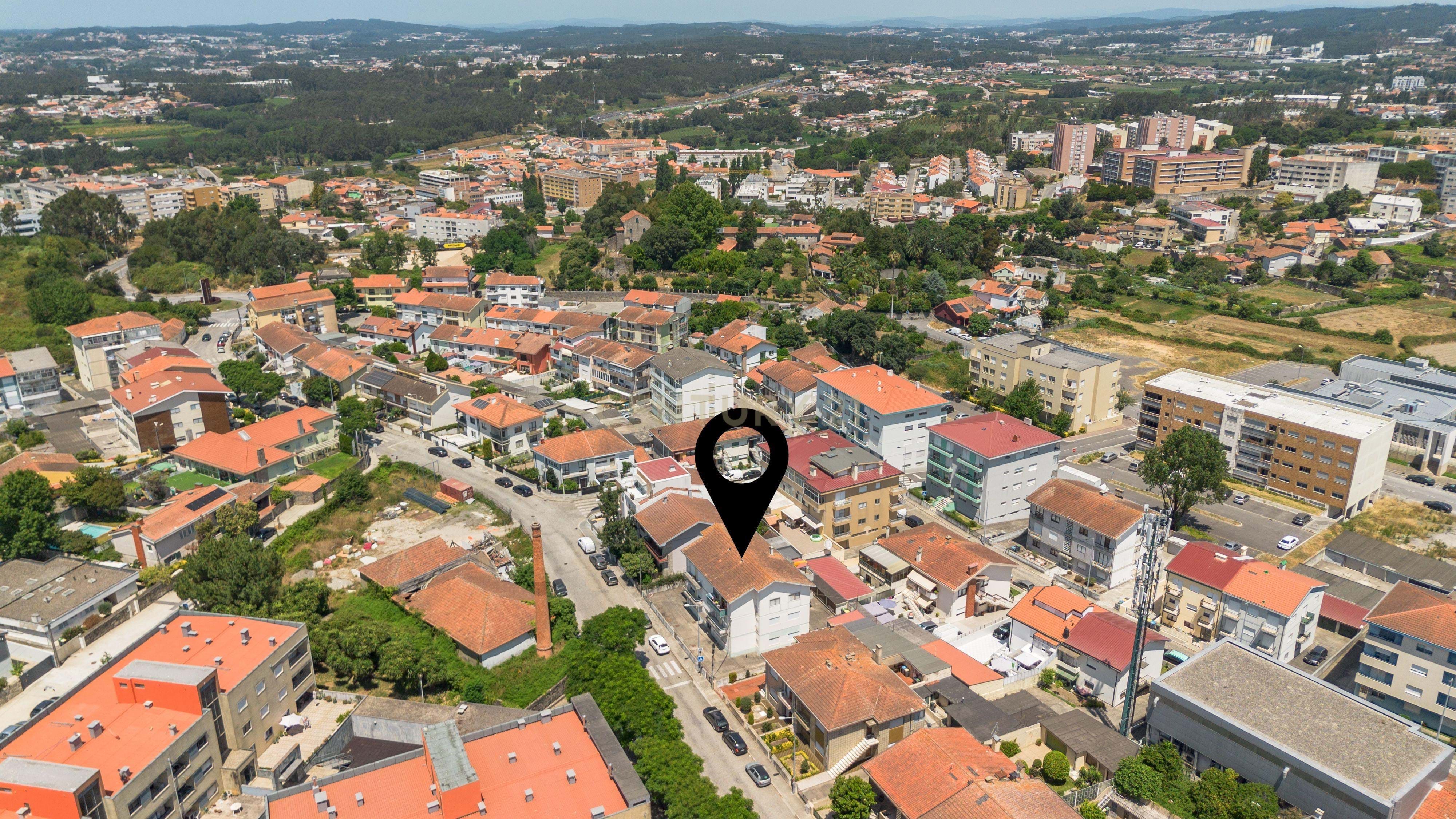 Building for Sale in Águas Santas, ideal for investment – Maia