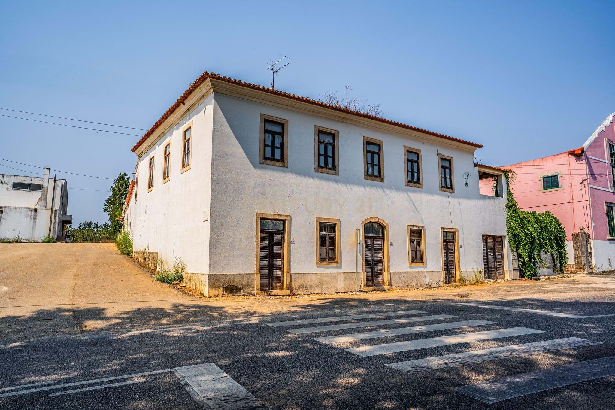 Building in the heart of Sanguinhal, Bombarral