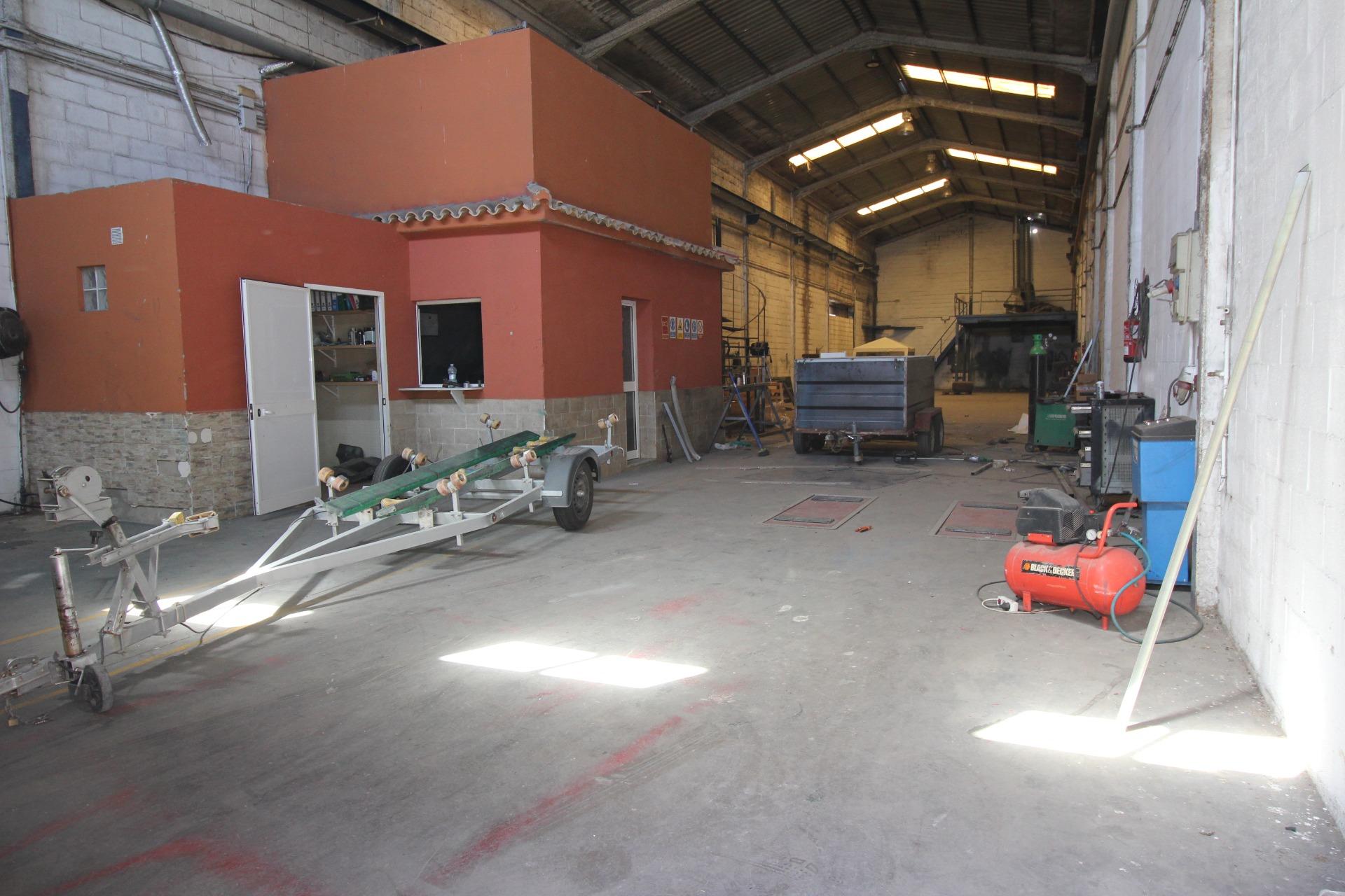 Industrial Warehouse for sale in Cadiz