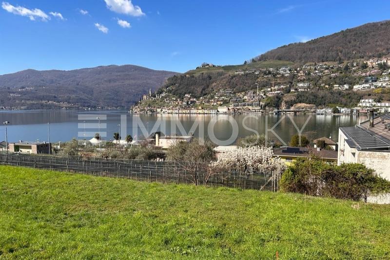 Idyllic location with approved project