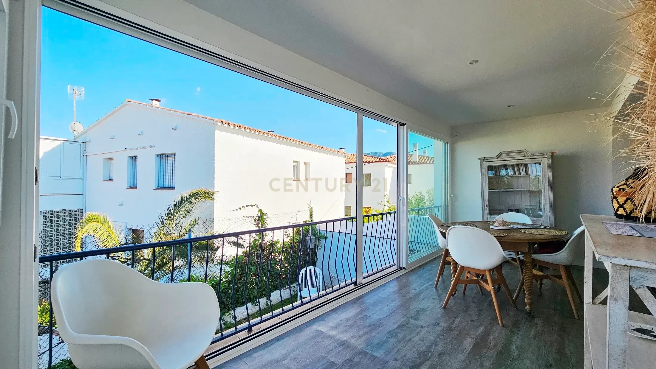 House with private garden and sea views in Grifeu, Llançà, just steps from the beach