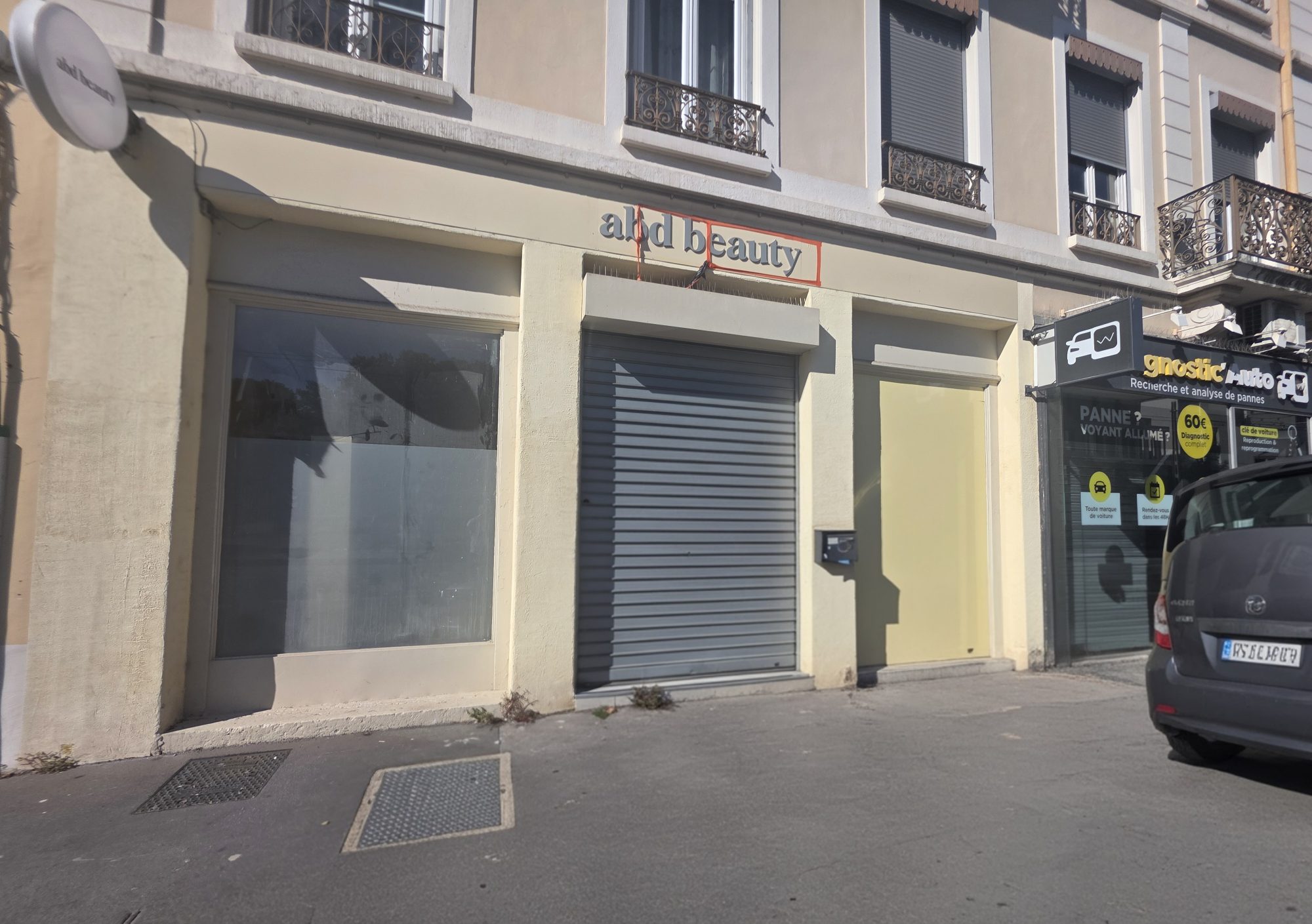 Commercial for sale in Villeurbanne, France