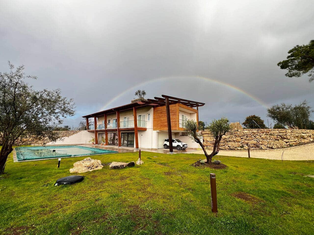 VITERBO, GUESTHOUSE SURROUNDED BY GREENERY WITH SWIMMING POOL