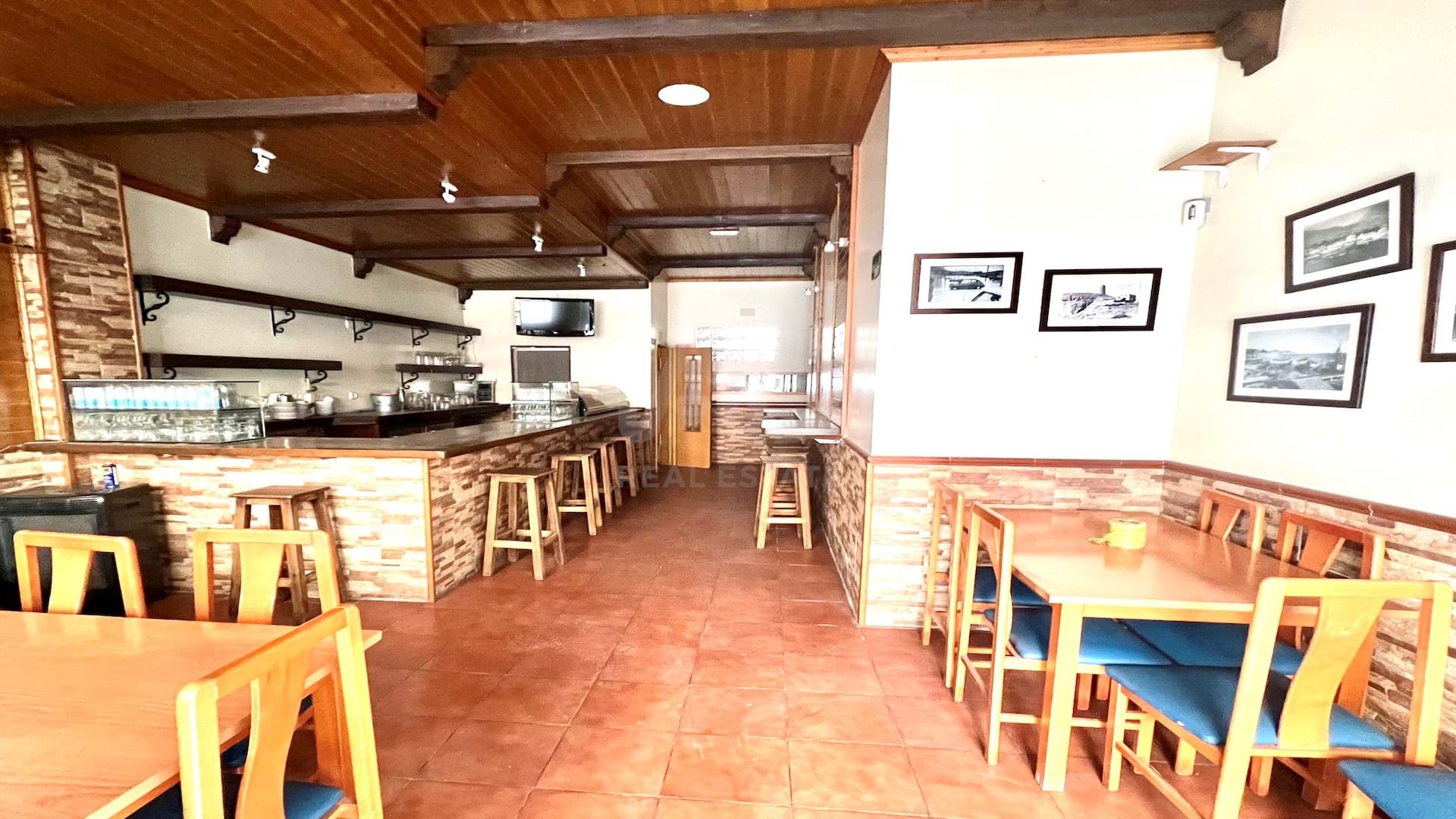 Tienda / local comercial 1 dormitorios - 69.00 m2