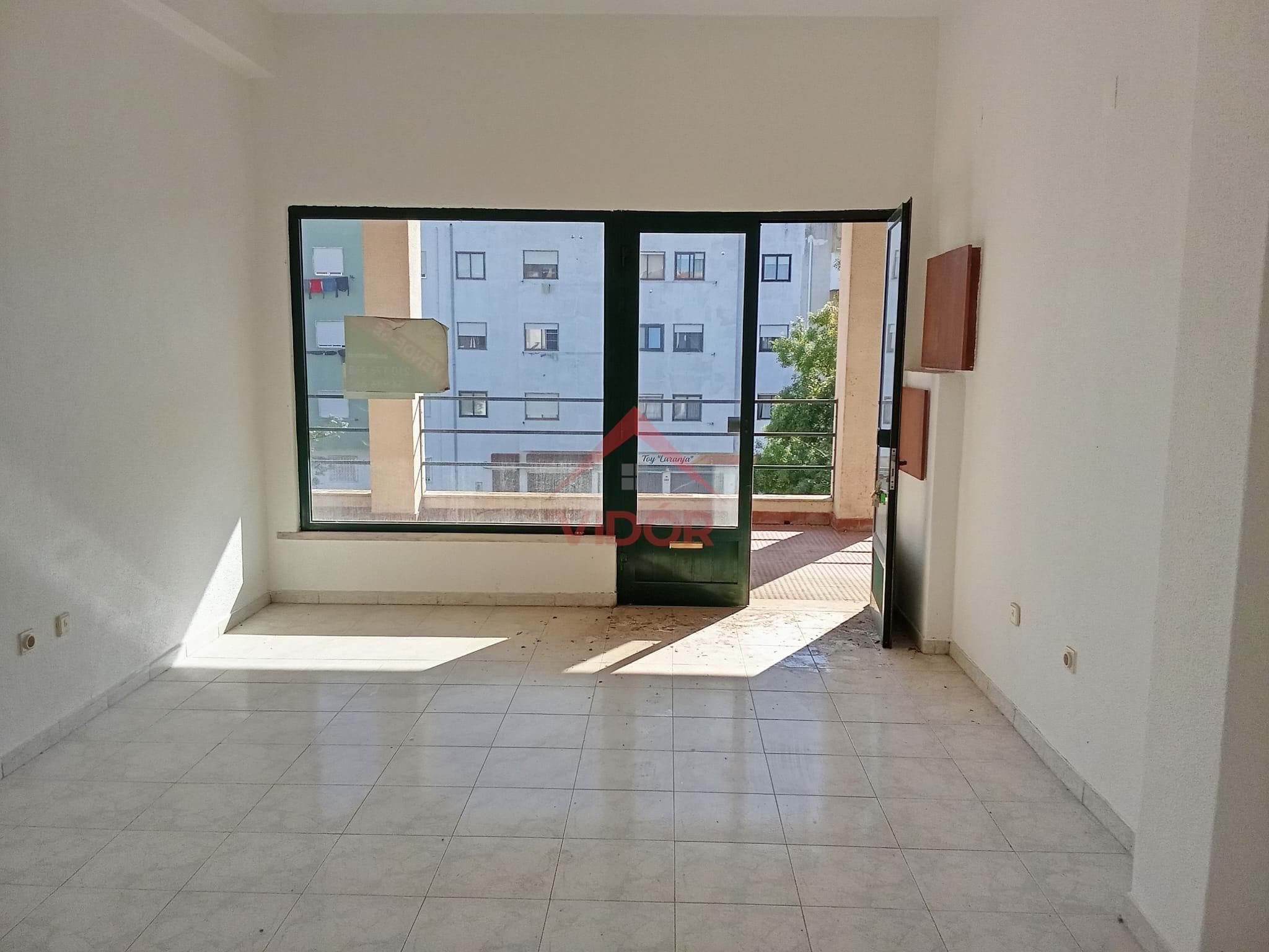 Shop in the New Municipal Market of Baixa da Banheira CV