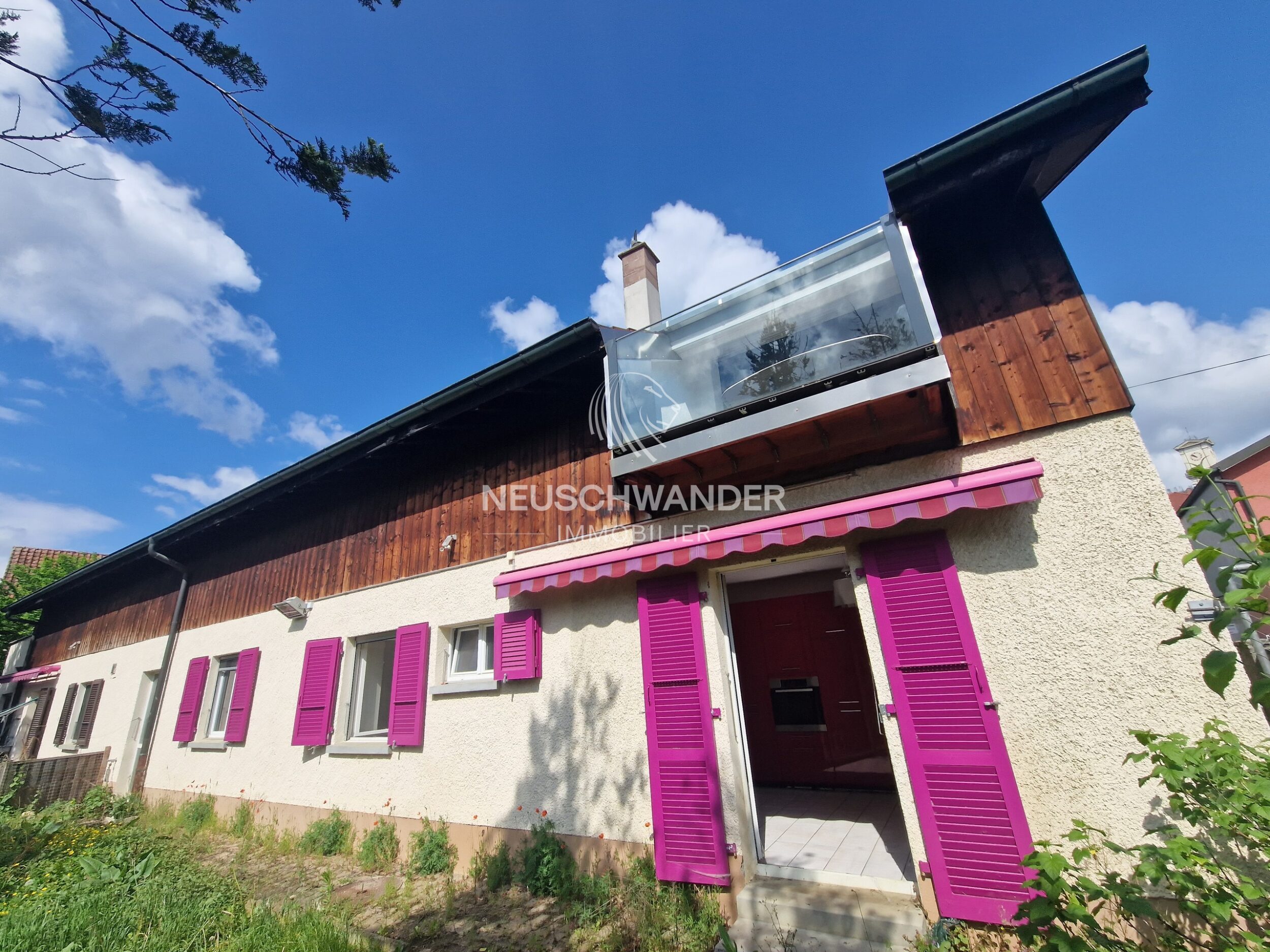 In Delémont, charming townhouse with 4 apartments for sale